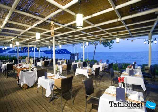 Crystal Admiral Resort Suites Spa 